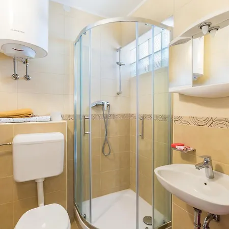Apartmán Miranda - Johan Ground Floor - Mpolo *