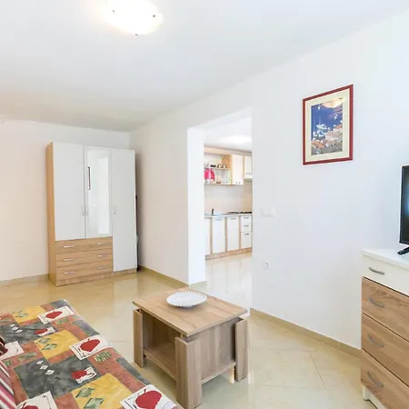 Apartment Miranda - Johan Ground Floor - Mpolo *