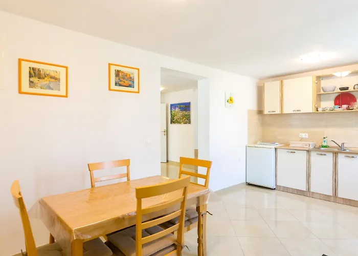 Miranda - Johan Ground Floor - Mpolo *