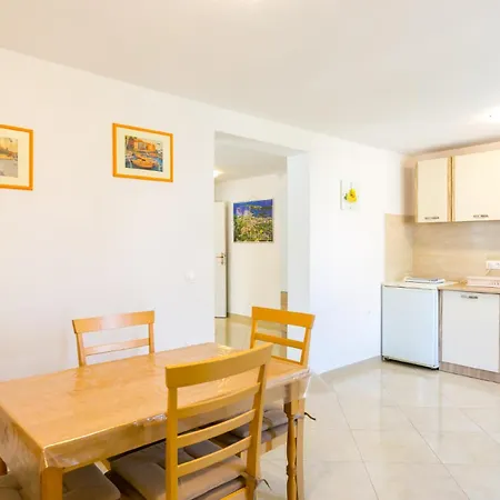 Miranda - Johan Ground Floor - Mpolo *