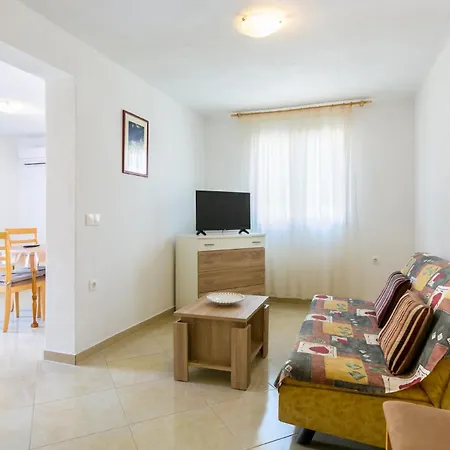 Apartman Miranda - Johan Ground Floor - Mpolo