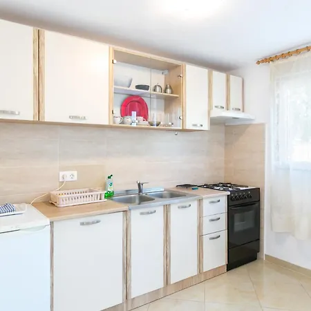 Apartman Miranda - Johan Ground Floor - Mpolo