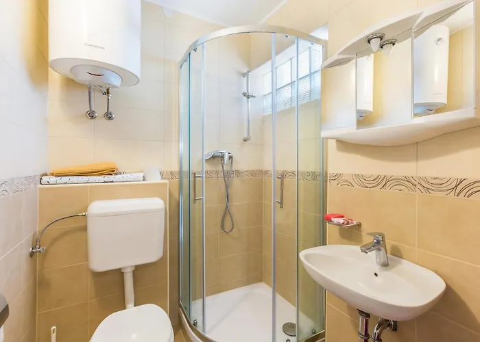 Apartment Miranda - Johan Ground Floor - Mpolo *